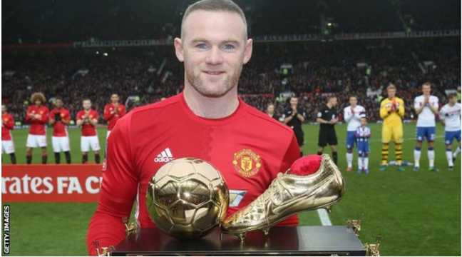 Wayne Rooney receives award at Old Trafford after breaking Man Utd's goalscoring record