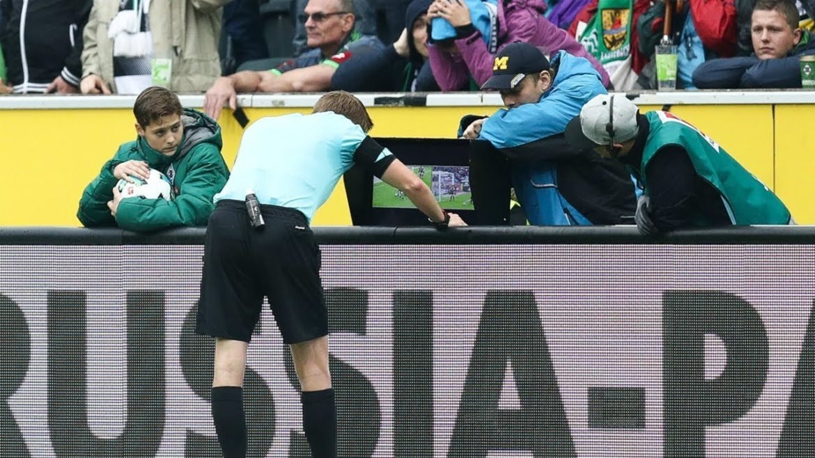 Video Assistant Referee, VAR