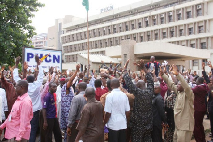 PHCN-employees-protest, NUEE,