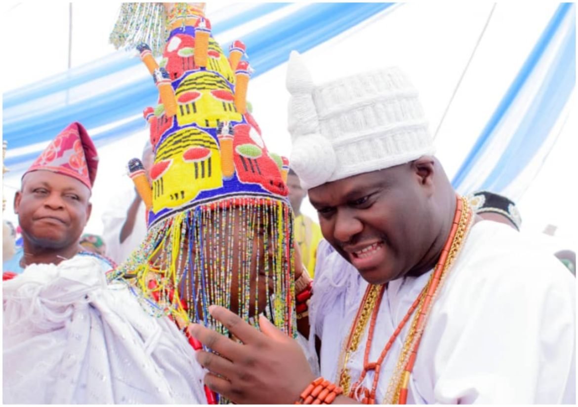 Oba KAYODE AFOLABI 2 Oba KAYODE AFOLABI, Ooni of Ife, Oba Adeyeye Ogunwusi,