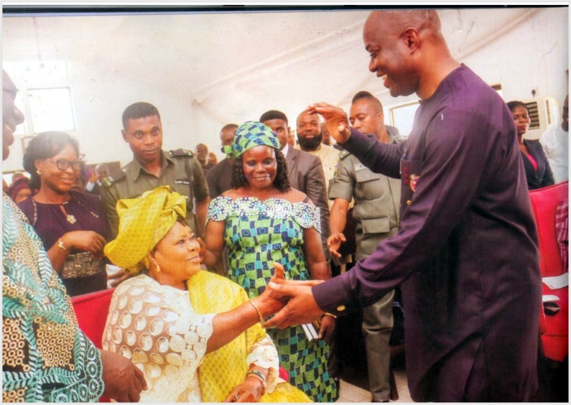 Gov Seyi Makinde, Mum,