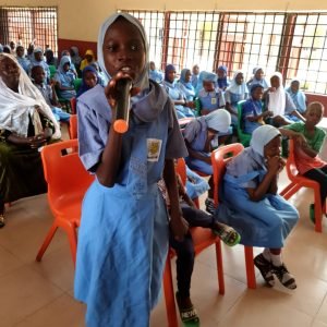 Student of Community Junior Secondary Akowonjo appreciating Rotary Club for the exercise