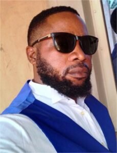 Odebode's look before