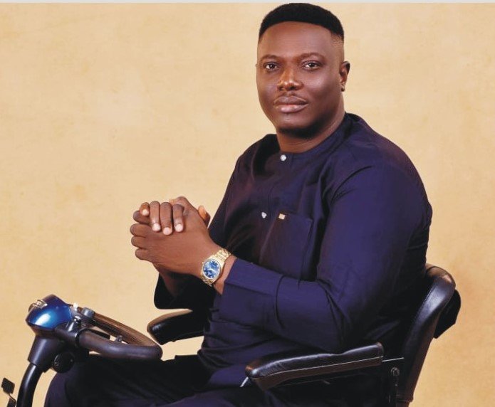 Juju Music Star, AKIN OMO AKIN Visits City People